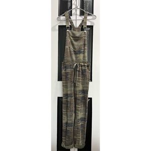 Brand:Z supply          Size:M        Color:camouflage